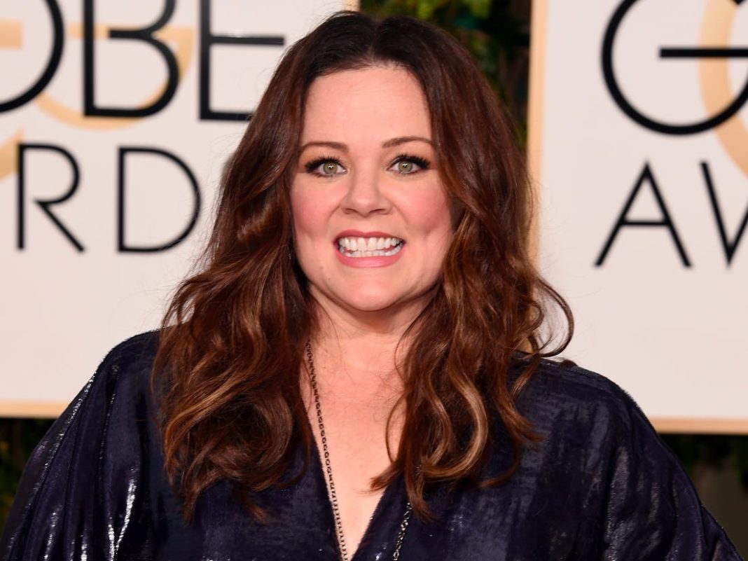 7. Melissa McCarthy's Blue Hair: How to Get the Look - wide 6
