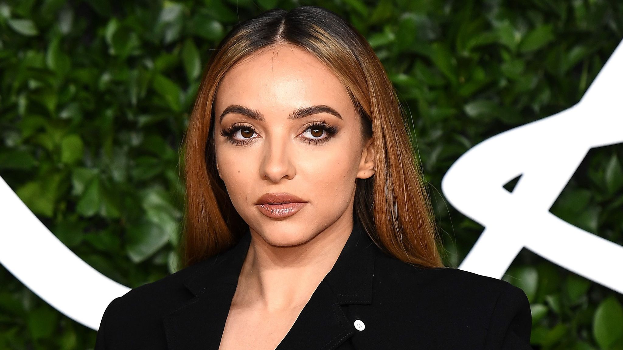 Little Mix's Jade Thirlwall shows off her new blue hair - wide 4