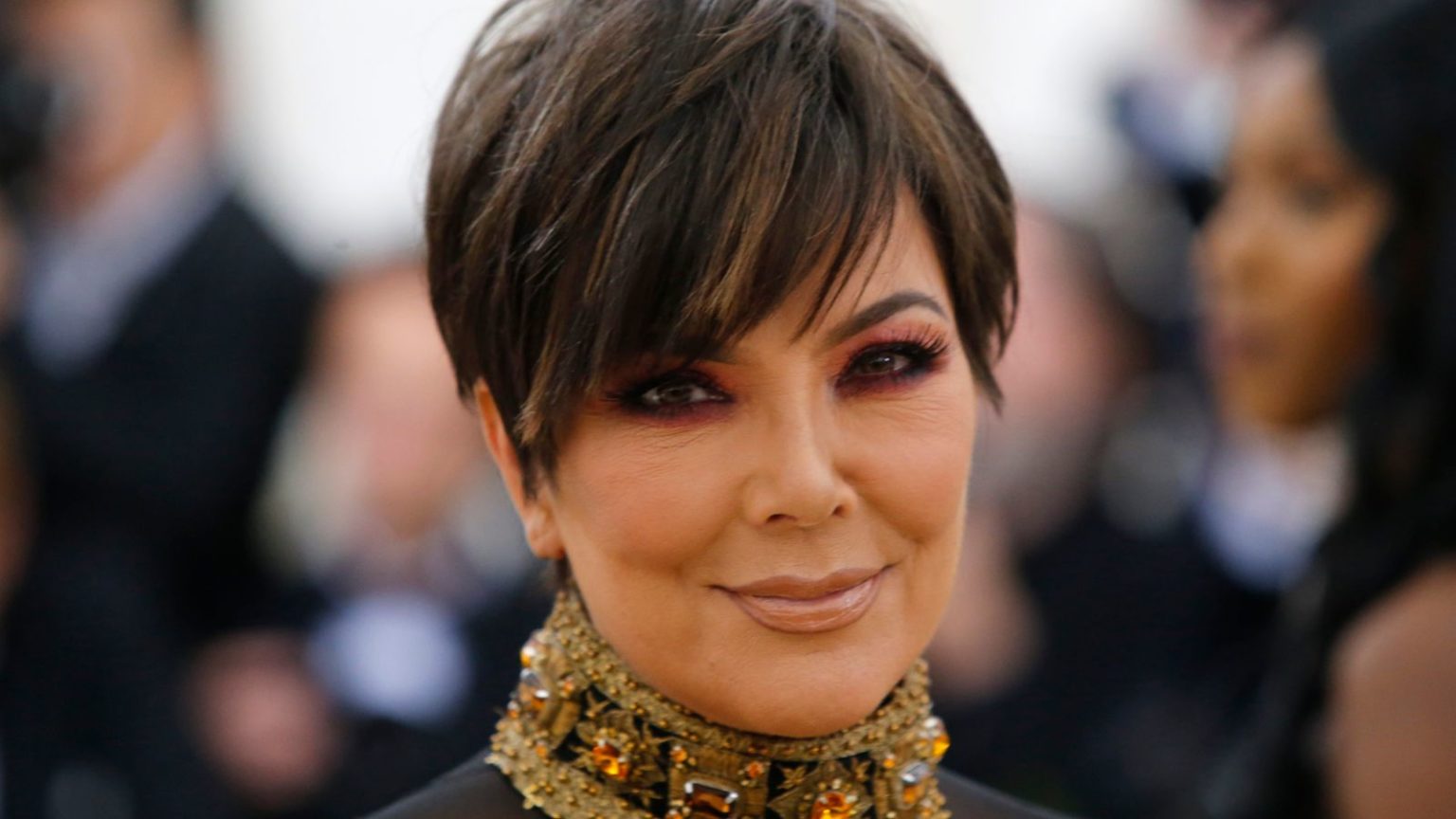 Kris Jenner Wiki 2021 Net Worth Height Weight Relationship Full   Kris Jenner 1536x864 