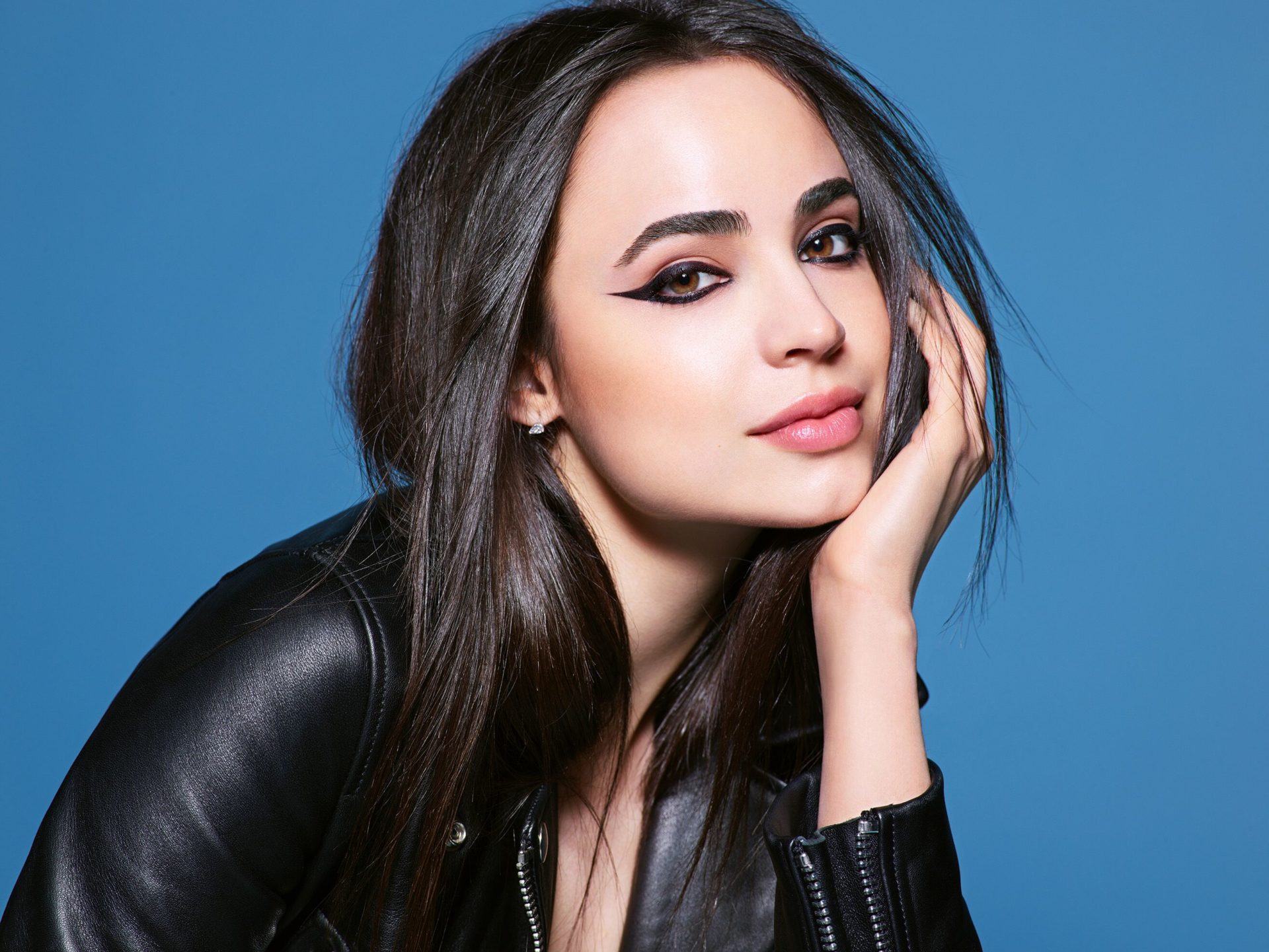 Sofia Carson Wiki 2021 Net Worth, Height, Weight, Relationship & Full