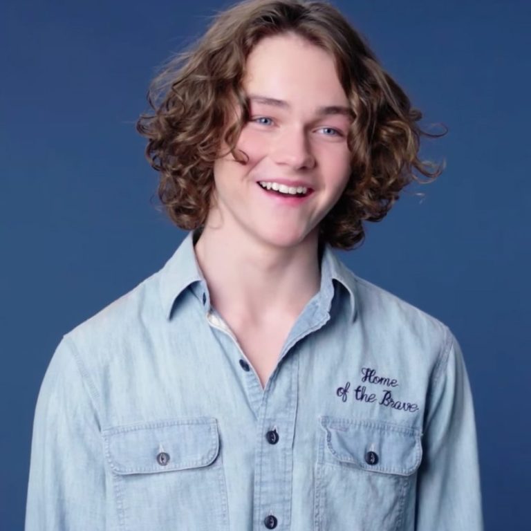 Levi Miller Wiki 2021: Net Worth, Height, Weight, Relationship & Full ...